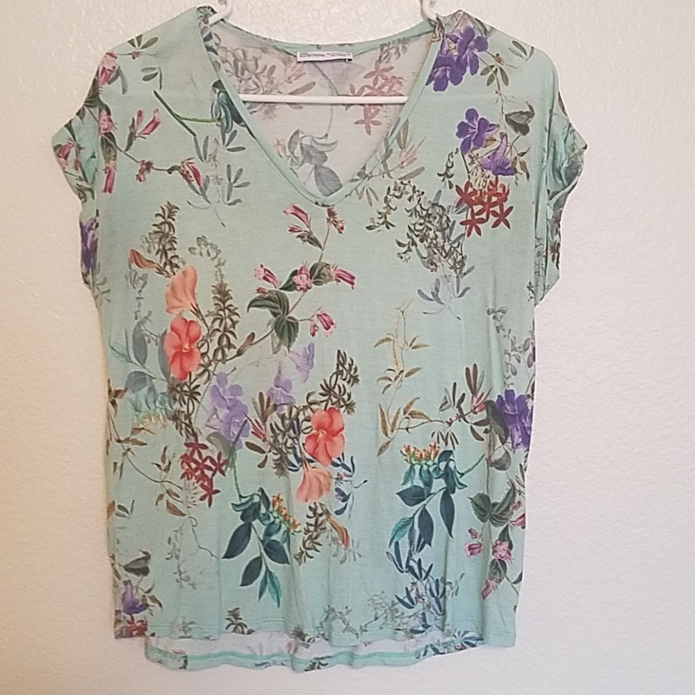 Spring flowery top